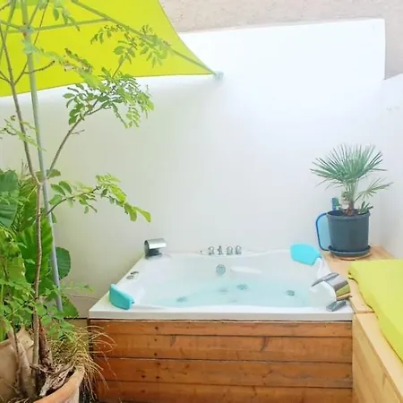 Apartment Balneo Pour 2 Dans Petit Village Proche & Montpellier Saussan