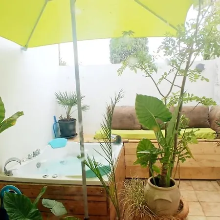 Balneo Pour 2 Dans Petit Village Proche & Montpellier Apartment Saussan