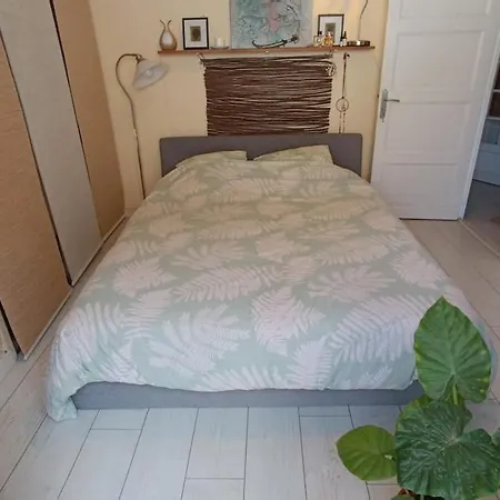Apartment Balneo Pour 2 Dans Petit Village Proche & Montpellier
