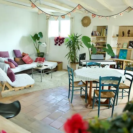 Apartment Balneo Pour 2 Dans Petit Village Proche & Montpellier *