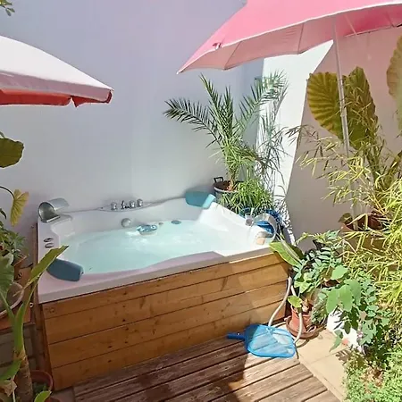 Balneo Pour 2 Dans Petit Village Proche & Montpellier Apartment *